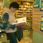 Weiwei loves Reading